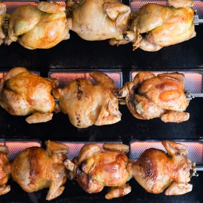 Rotissoire à  gaz avec 5 broches pour 30 poulets